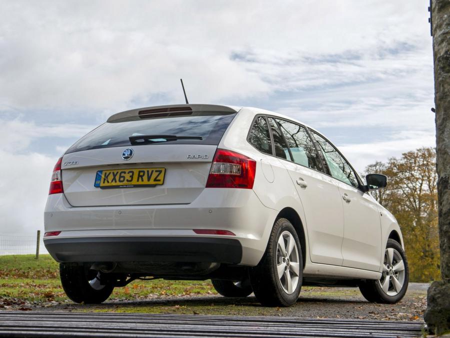  Skoda Rapid Spaceback 2013 года  (UK) (фото 19 из 26)